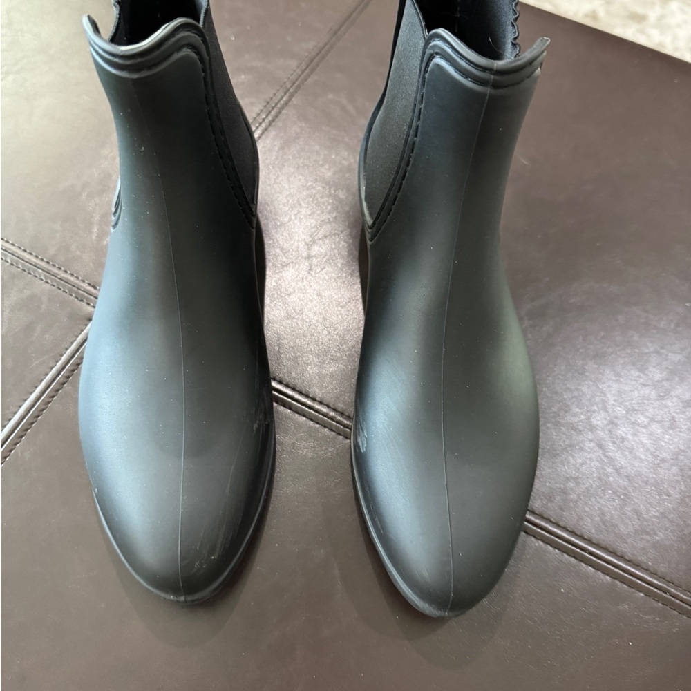 Black (like Hunter) rubber boots size 39